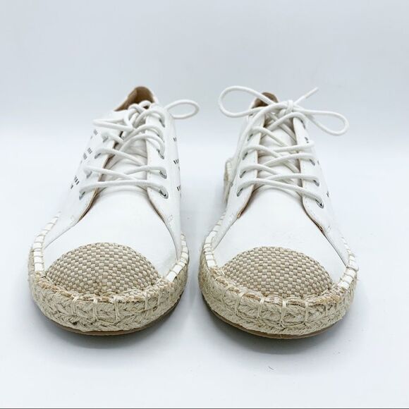 Journee Collection Womens Razili White‎ Faux Leather Espadrilles Shoes NWOB - Picture 4 of 12